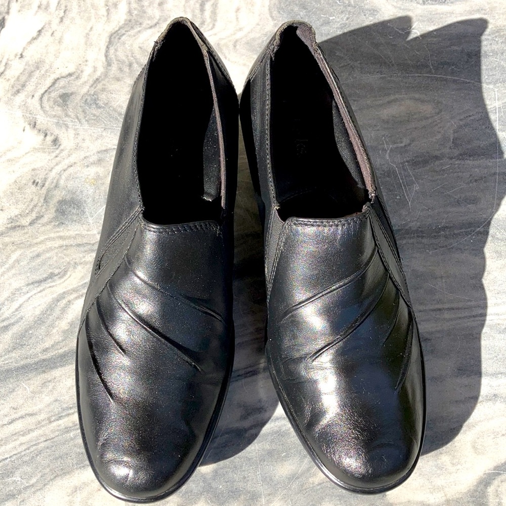 CLARKS Black Leather Shoes